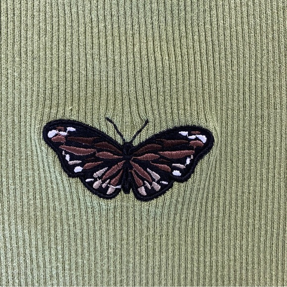 Green Cropped Long-Sleeve - Size Medium - Garage - Picture 8 of 8